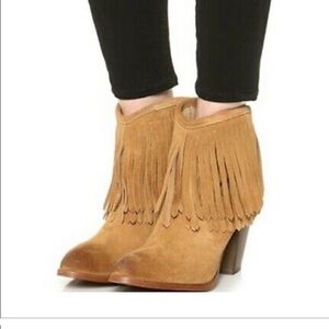Frye Llana Fringe Boot sz. 8